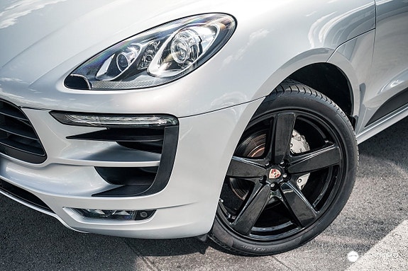 Porsche Macan S 5 of 24