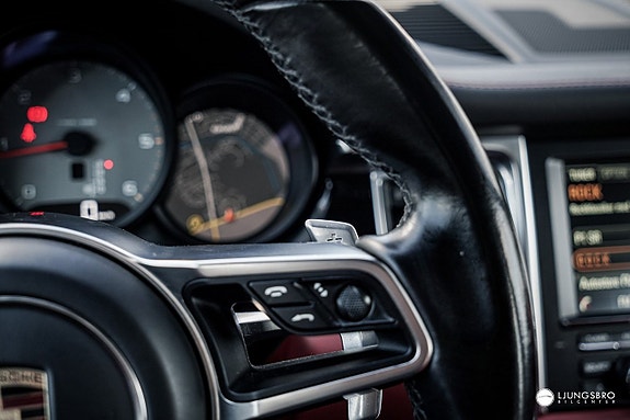 Porsche Macan S 20 of 24