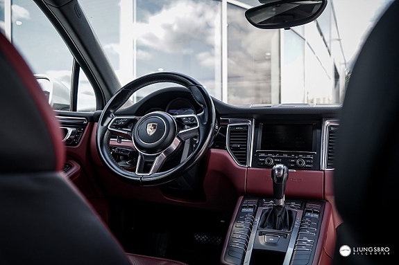 Porsche Macan S 23 of 24