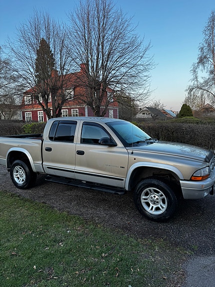 Dodge Dakota 2 of 5