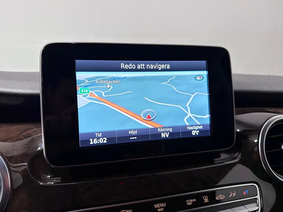 Mercedes-Benz V220 18 of 30