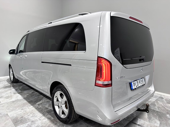 Mercedes-Benz V220 6 of 30