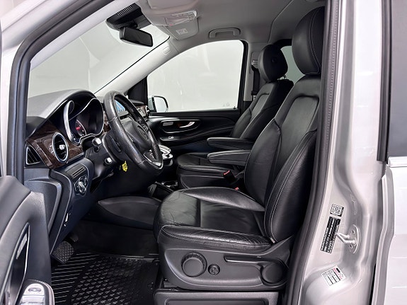 Mercedes-Benz V220 15 of 30