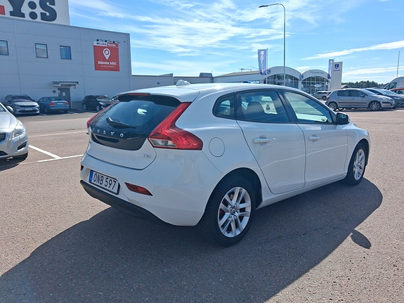 Volvo V40 4 of 8
