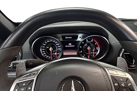 Mercedes-Benz SL63 7 of 11