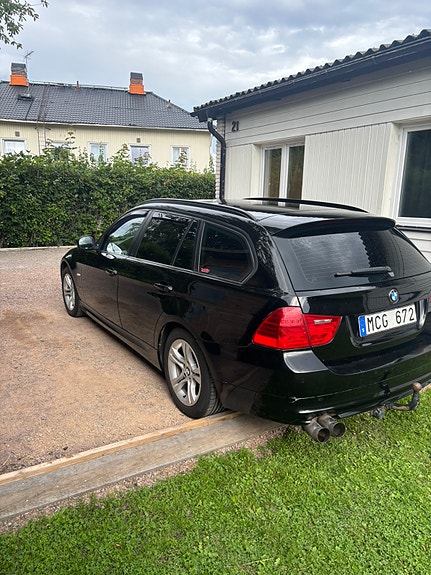BMW 320d 3 of 8