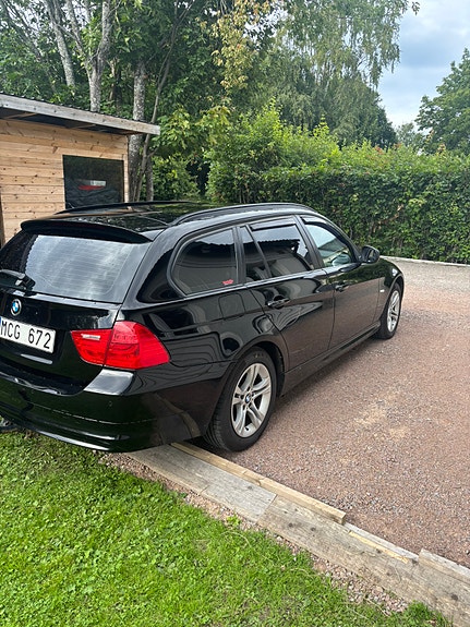 BMW 320d 4 of 8