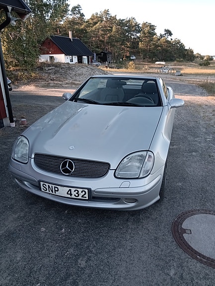 Mercedes-Benz SLK200 4 of 4
