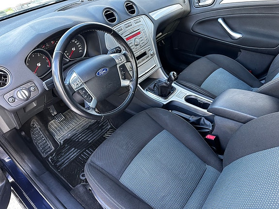 Ford Mondeo 4 of 8