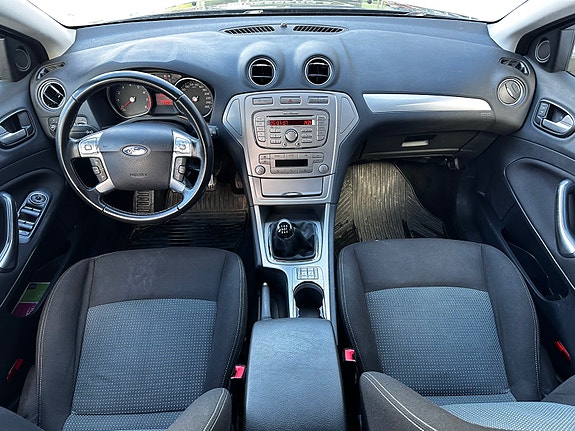 Ford Mondeo 3 of 8