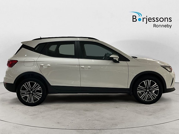 Seat Arona 2 of 18