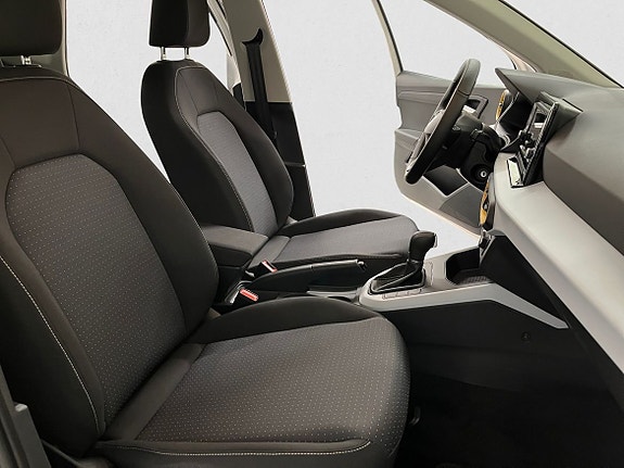 Seat Arona 14 of 18