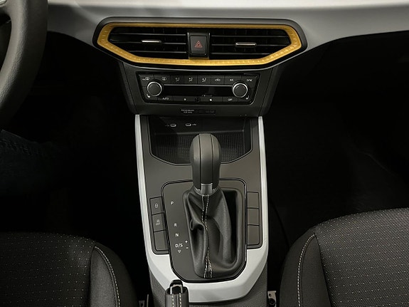 Seat Arona 12 of 18