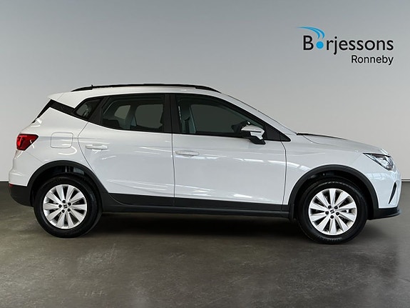 Seat Arona 2 of 15