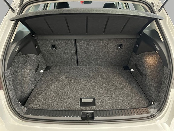 Seat Arona 14 of 15
