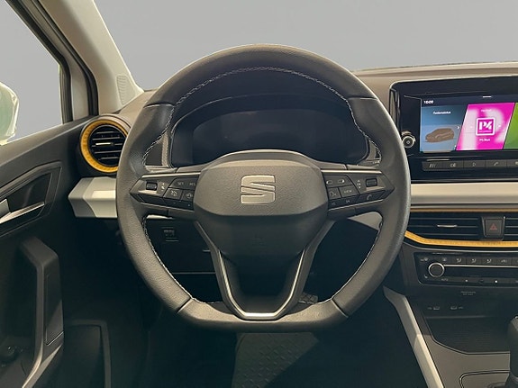 Seat Arona 9 of 15