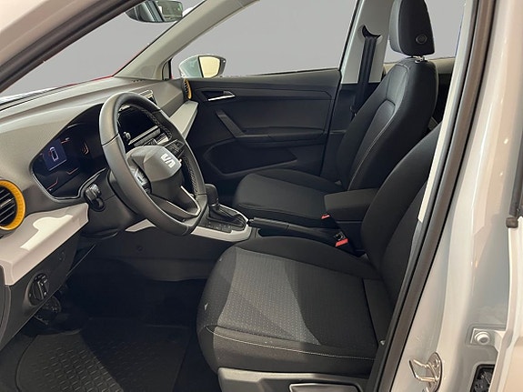 Seat Arona 6 of 15