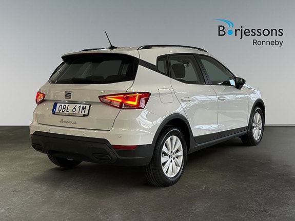 Seat Arona 3 of 15