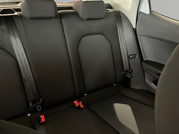 Seat Arona 13 of 15