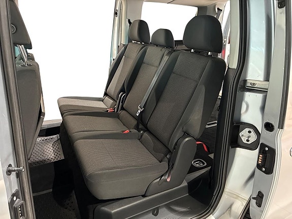 Volkswagen Caddy Maxi 12 of 19