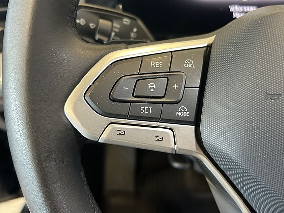 Volkswagen Passat 17 of 22