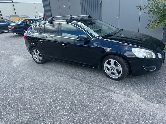 Volvo V60 2 of 2