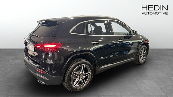 Mercedes-Benz GLA250 e 3 of 9