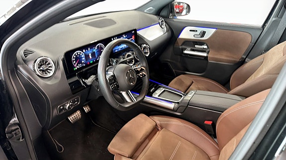Mercedes-Benz GLA250 e 6 of 9