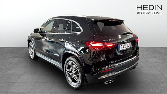 Mercedes-Benz GLA250 e 4 of 9