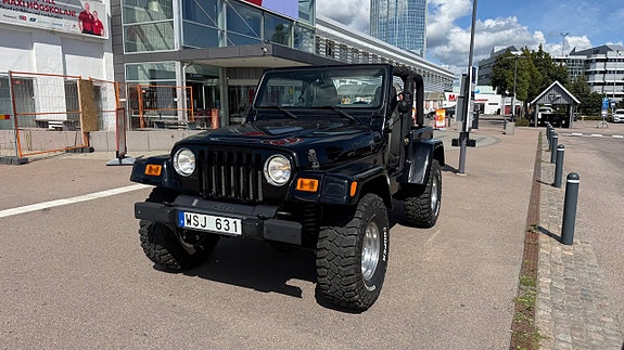 Jeep Wrangler 3 of 3