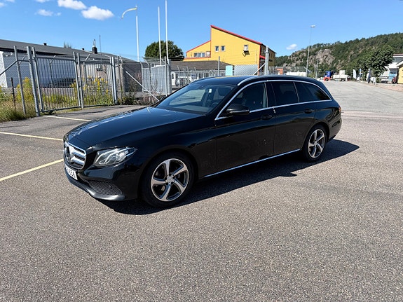 Mercedes-Benz E220 4 of 13