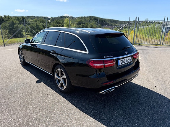 Mercedes-Benz E220 3 of 13