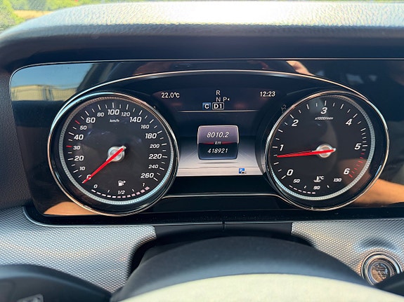 Mercedes-Benz E220 13 of 13