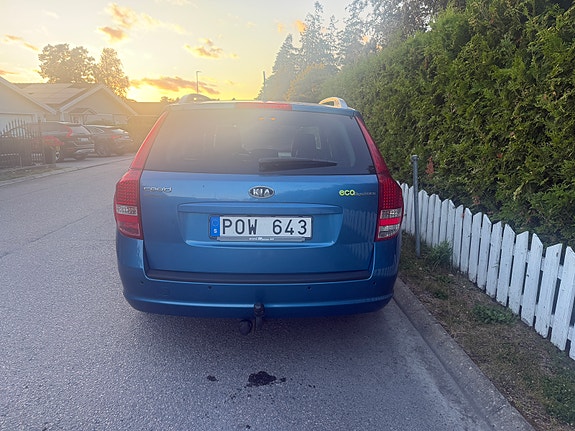 Kia Ceed 3 of 5