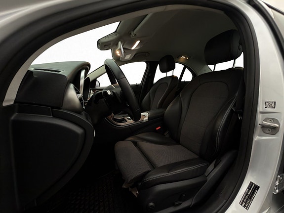 Mercedes-Benz C200 11 of 30