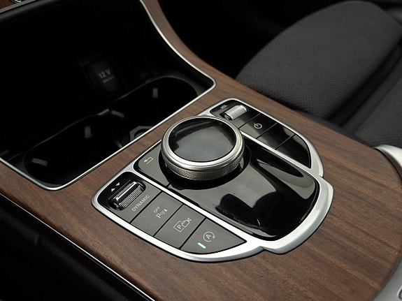 Mercedes-Benz C200 24 of 30