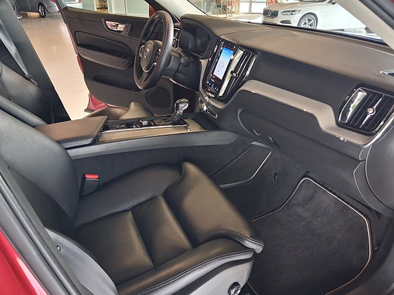 Volvo XC60 24 of 29