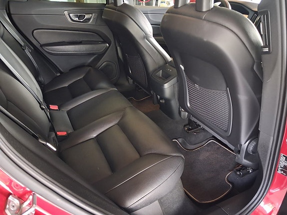 Volvo XC60 15 of 29