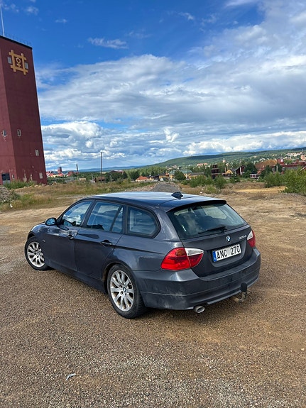 BMW 320d 3 of 10