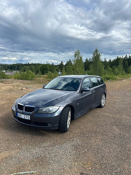 BMW 320d 2 of 10