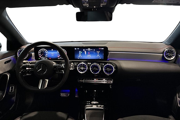 Mercedes-Benz CLA200 9 of 12