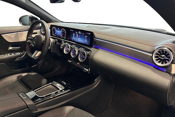 Mercedes-Benz CLA200 11 of 12