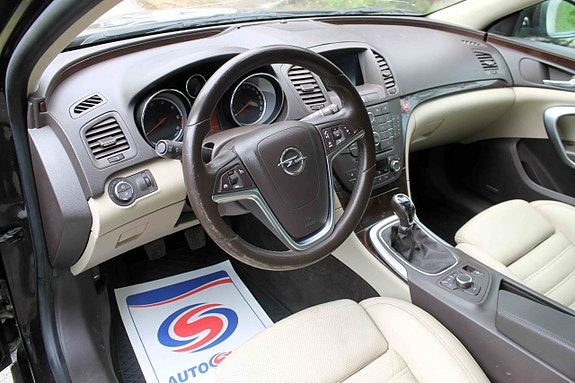 Opel Insignia 3 of 4