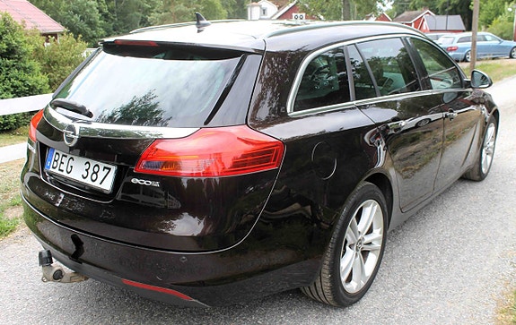 Opel Insignia 2 of 4