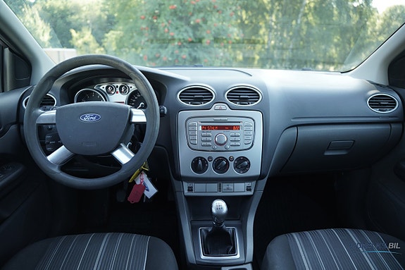 Ford Focus 9 of 13