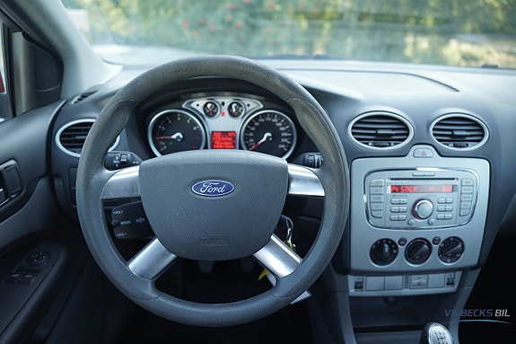 Ford Focus 10 of 13
