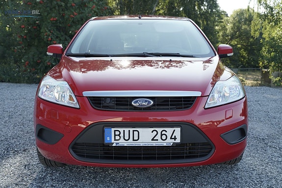 Ford Focus 2 of 13