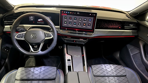 Volkswagen Passat 11 of 26