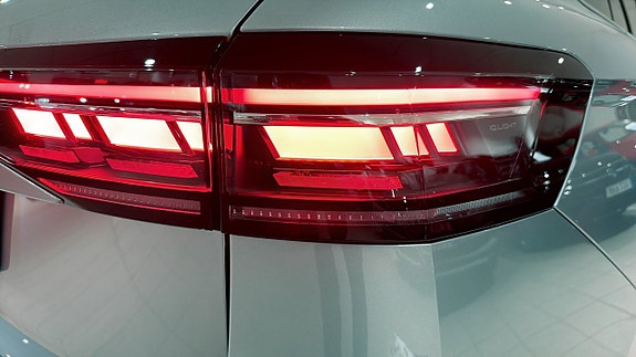 Volkswagen Passat 16 of 26