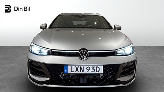 Volkswagen Passat 4 of 26